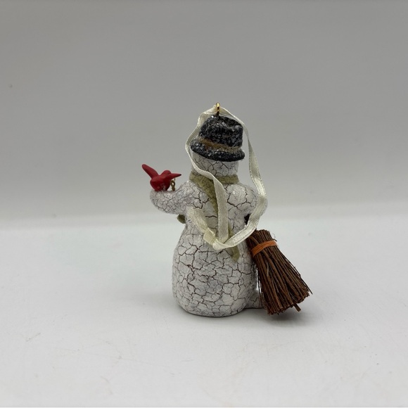 Hallmark Keepsake Ornament 2002 Vintage Snowy Friend Memories Of Christmas EUC - Picture 5 of 12